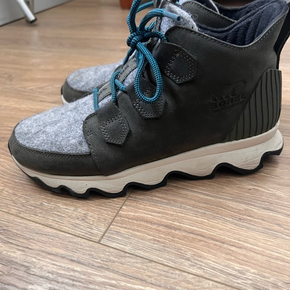 SOREL dark green and grey sneaker boots - Picture 2 of 7